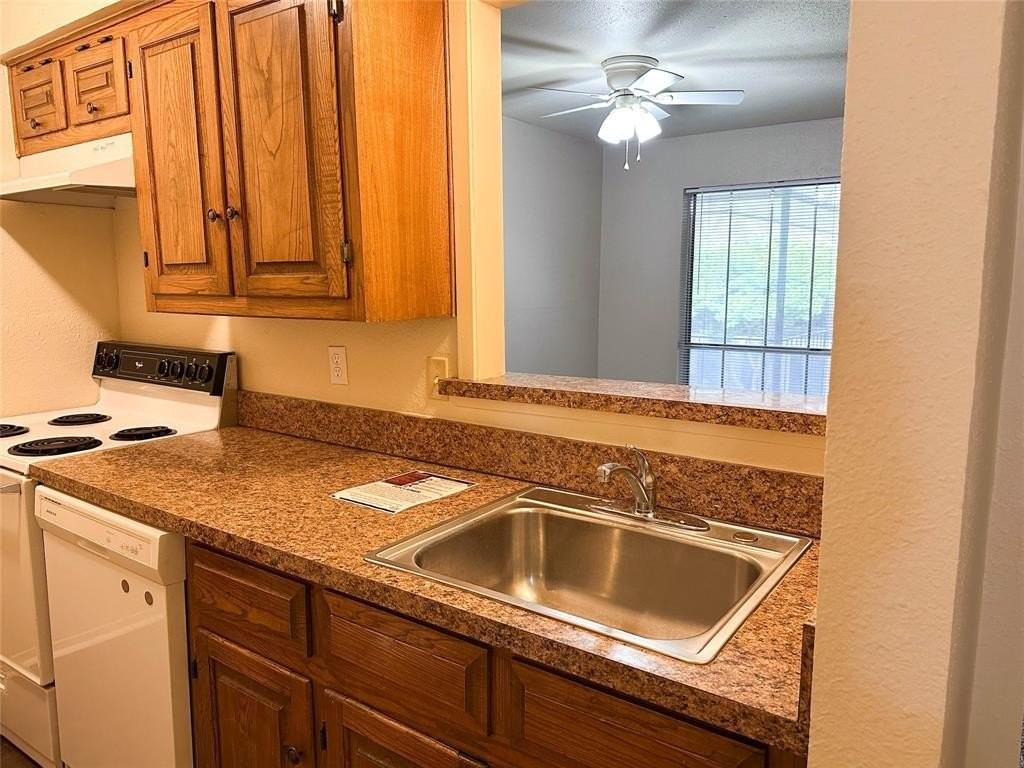 510 W Marvin Ave #211 - Photo 6 of 13