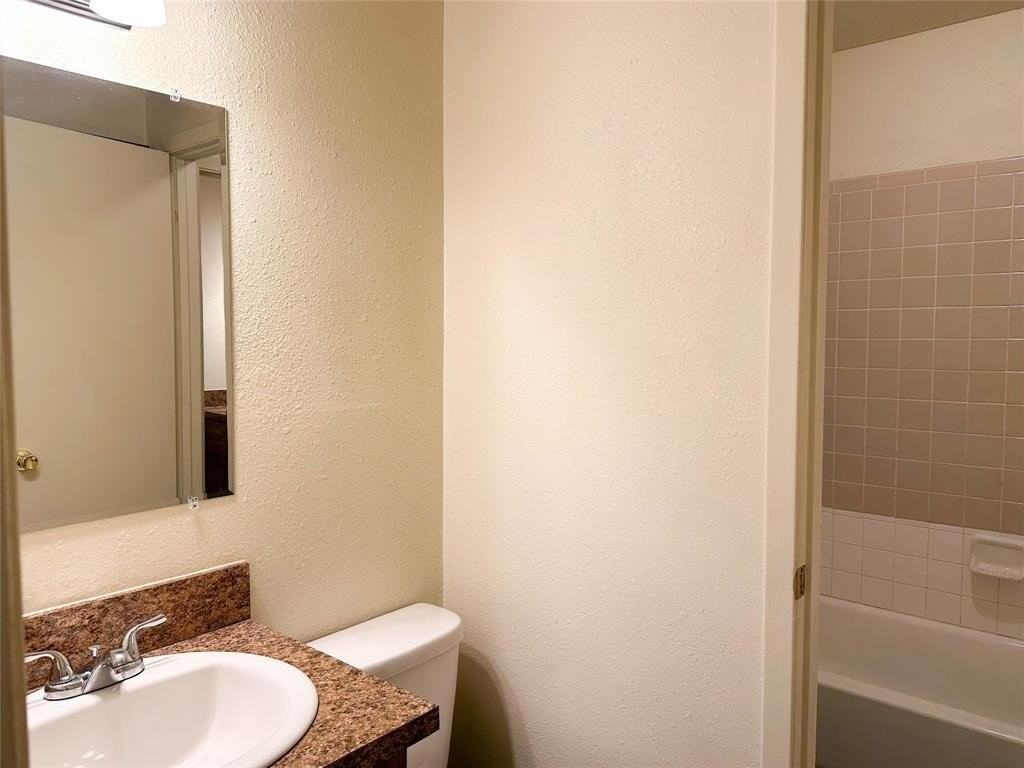 510 W Marvin Ave #211 - Photo 7 of 13