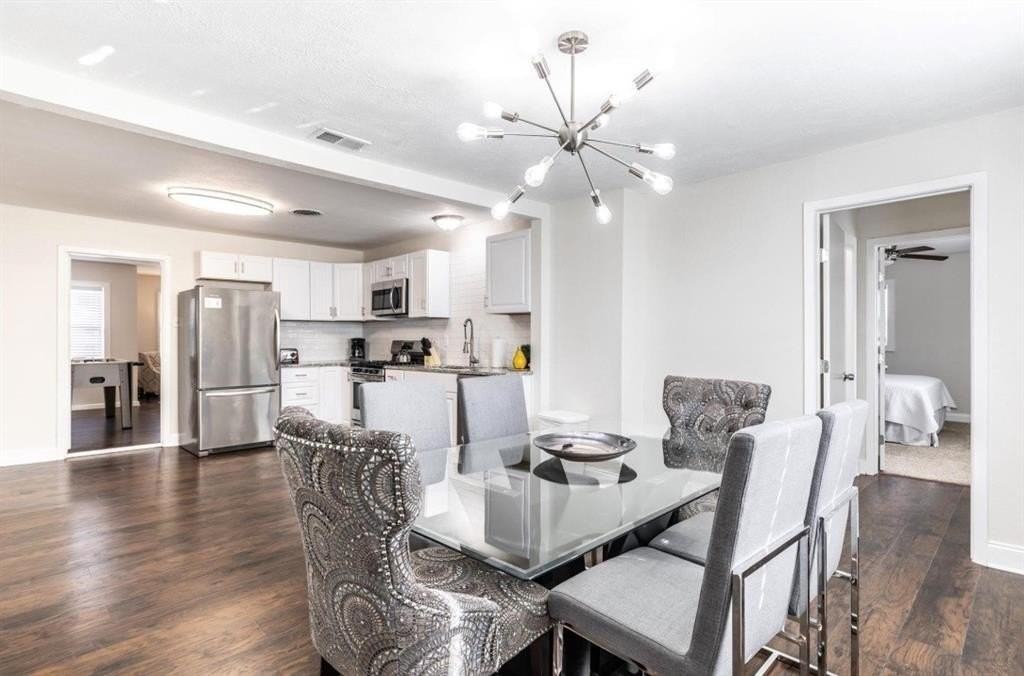 2134 Fenwick Dr - Photo 5 of 14