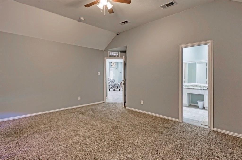 8423 Creekbluff Dr - Photo 7 of 14