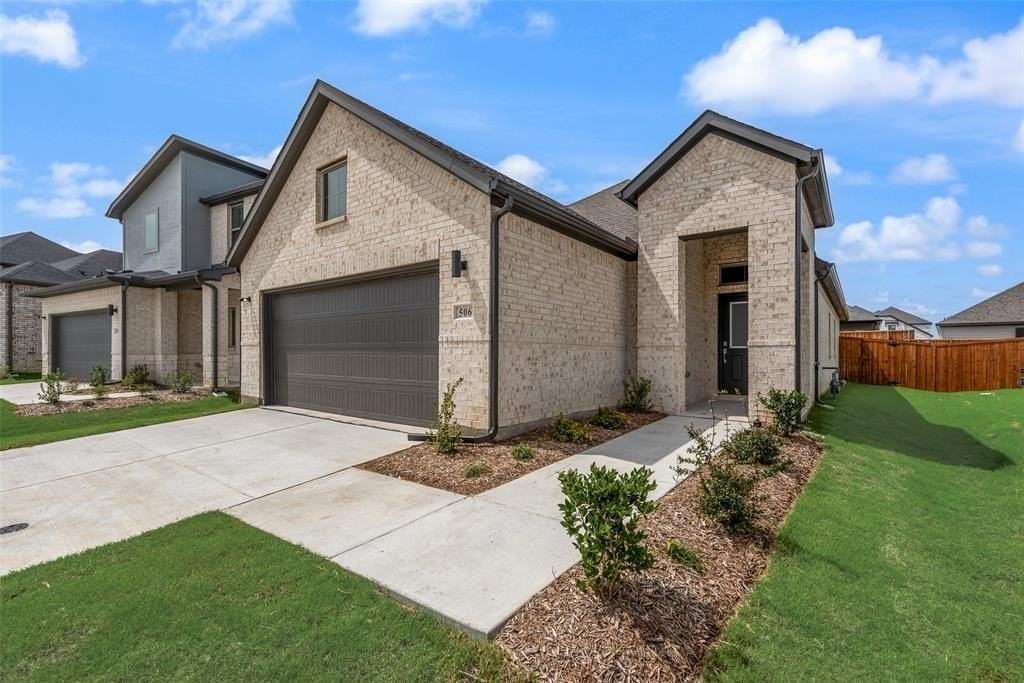 506 Towerglen Dr - Photo 2 of 20