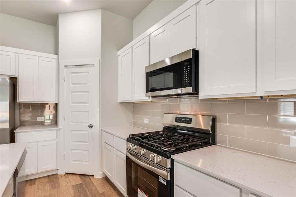 506 Towerglen Dr - Photo 6 of 20