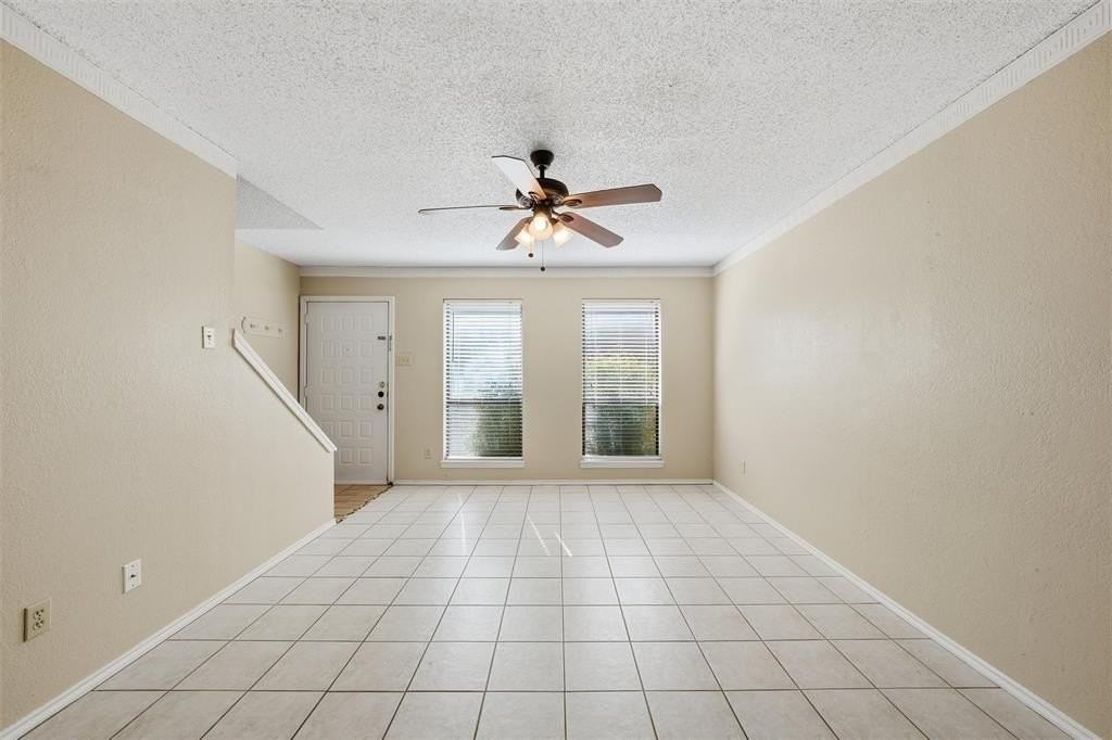 1371 S 11th St - Photo 4 of 27