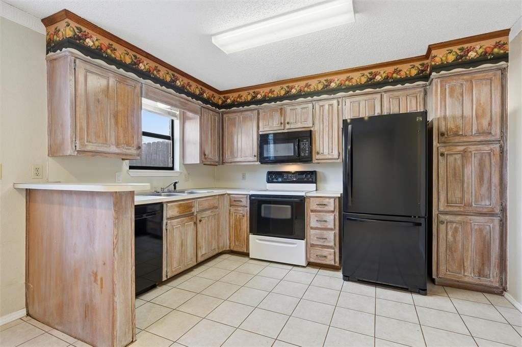 1371 S 11th St - Photo 6 of 27