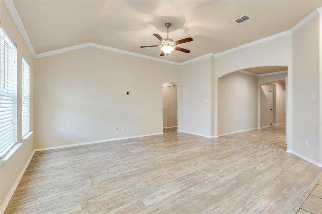 520 Pollyann Trl - Photo 3 of 23