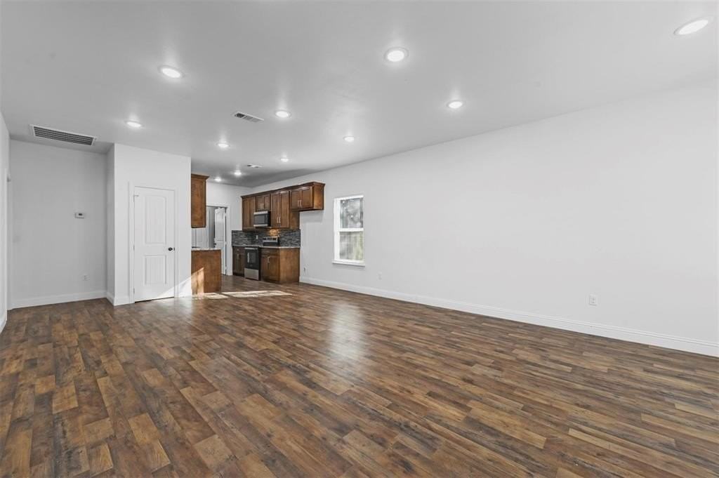 129 Arapaho Trl - Photo 2 of 17