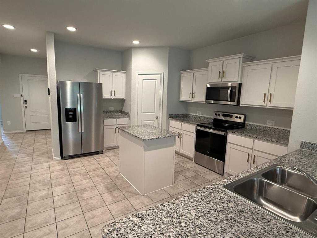 112 Piping Rock Dr - Photo 2 of 18