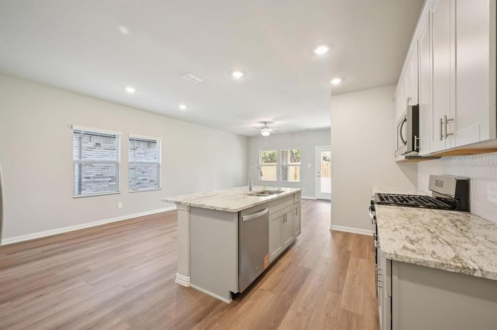 1412 Bridgestone Dr - Photo 5 of 27