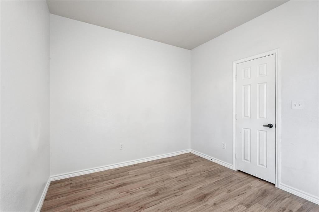 124 Chris Dr - Photo 6 of 32