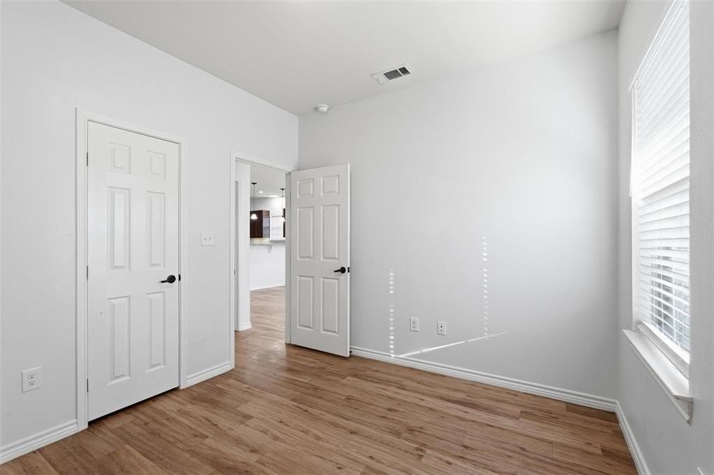 124 Chris Dr - Photo 7 of 32