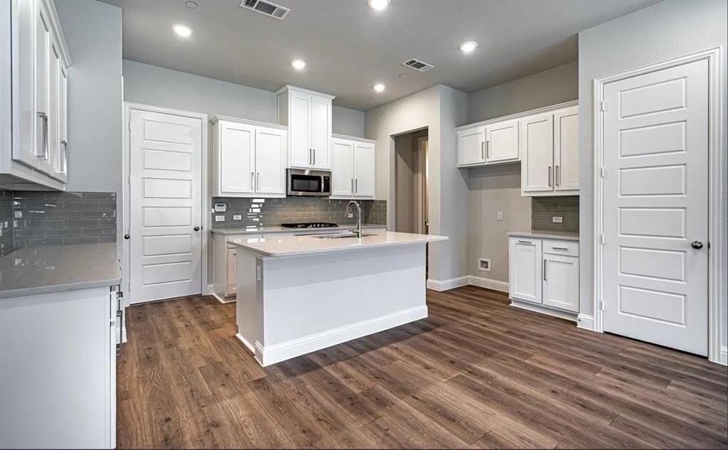 336 Almanor St - Photo 5 of 25