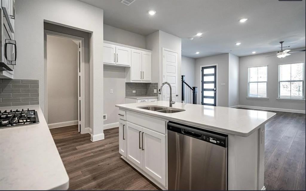 336 Almanor St - Photo 7 of 25