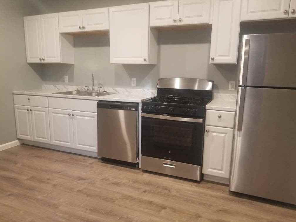345 6th St #302 - Photo 2 of 7