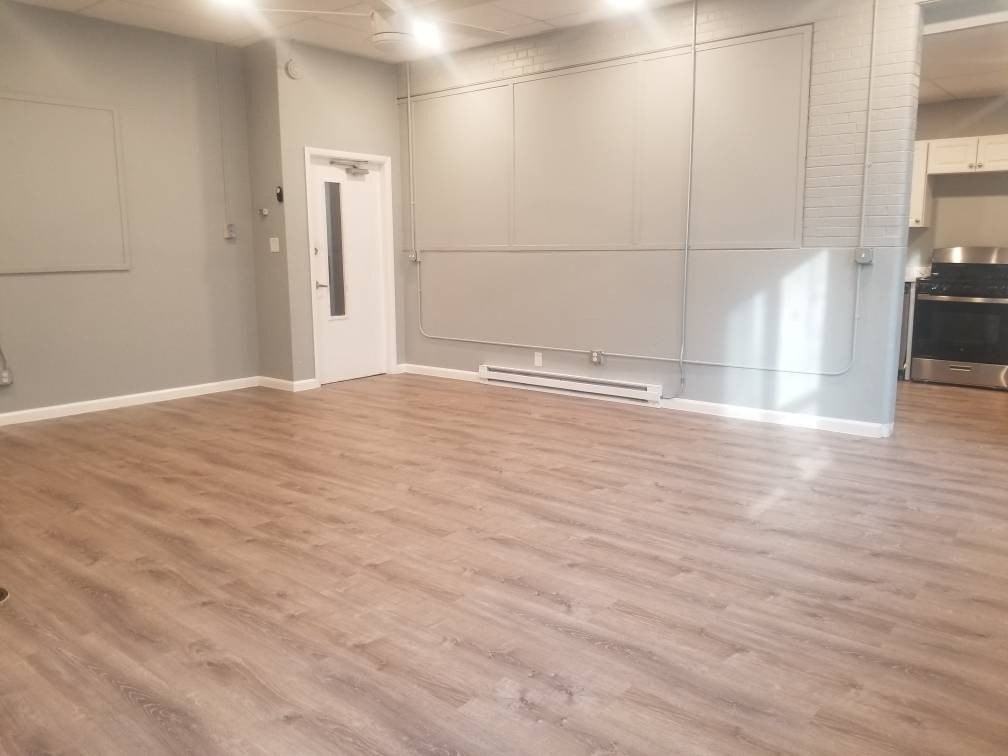 345 6th St #302 - Photo 4 of 7