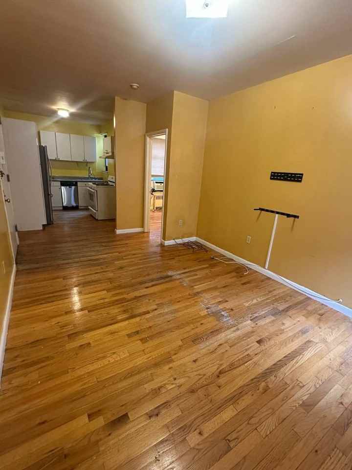 3146 35th St #1F - Photo 2 of 14
