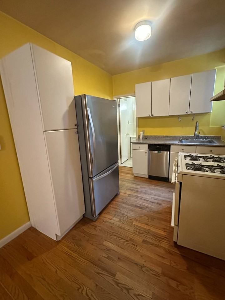 3146 35th St #1F - Photo 4 of 14