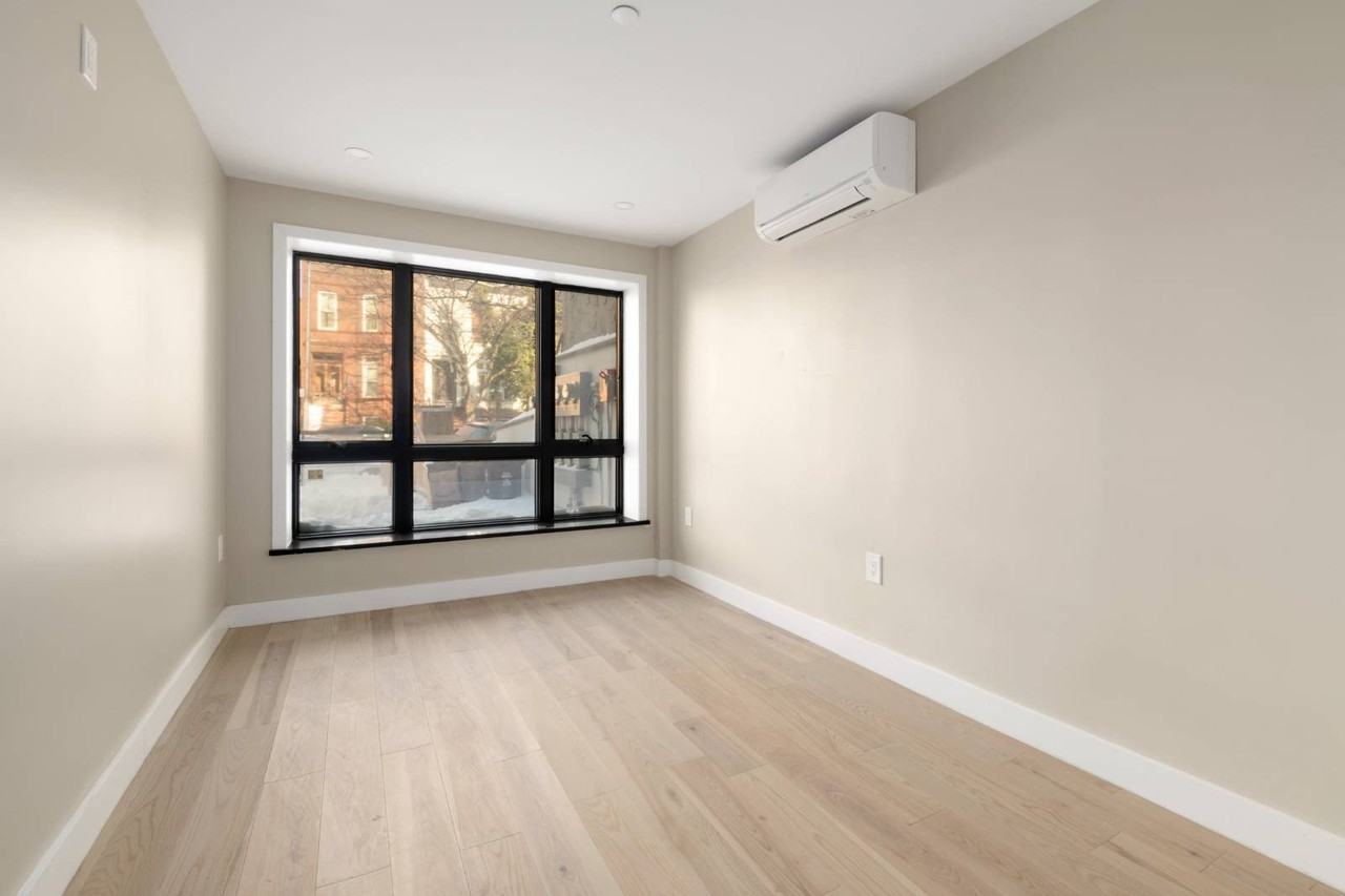 458 Decatur St - Photo 2 of 9