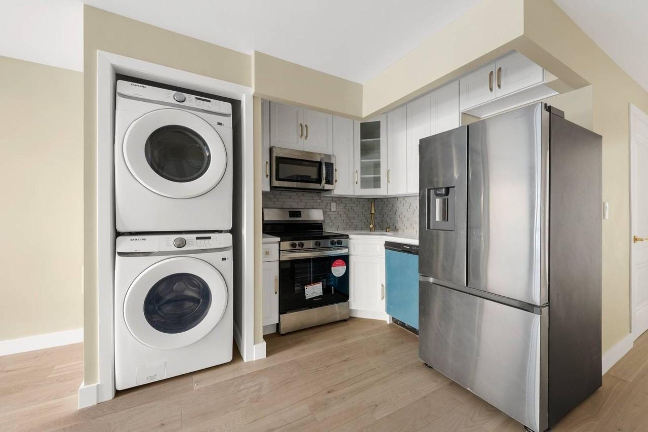 458 Decatur St - Photo 4 of 9