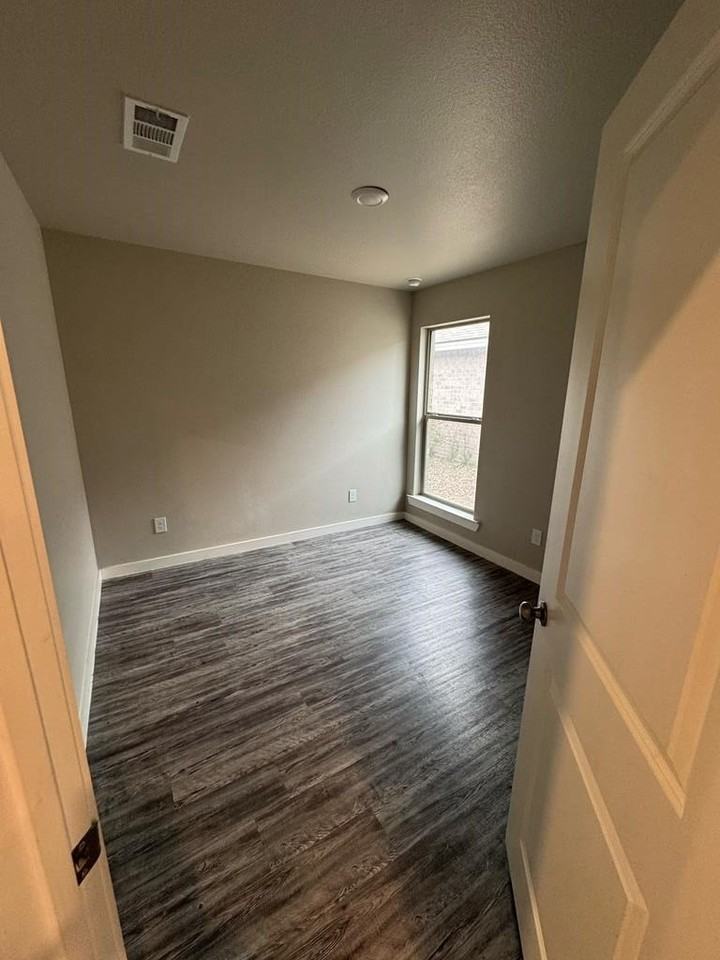 88 Maverick Dr - Photo 4 of 9