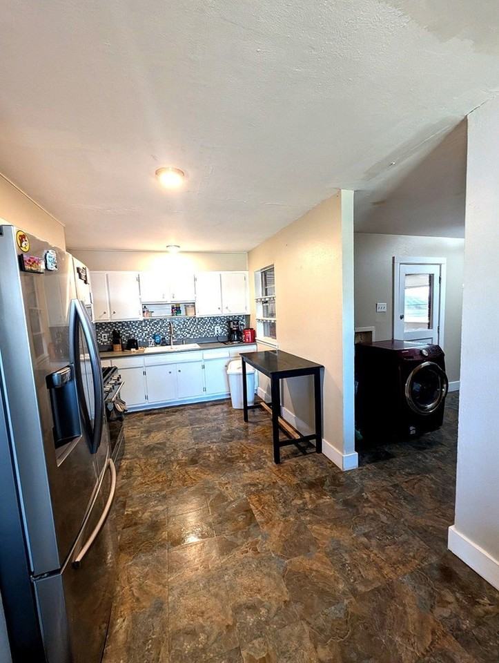 1202 Douglas Dr - Photo 3 of 12