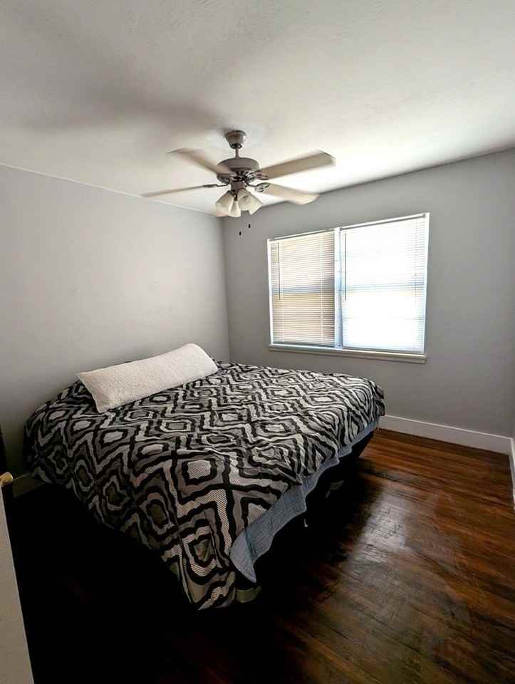 1202 Douglas Dr - Photo 5 of 12