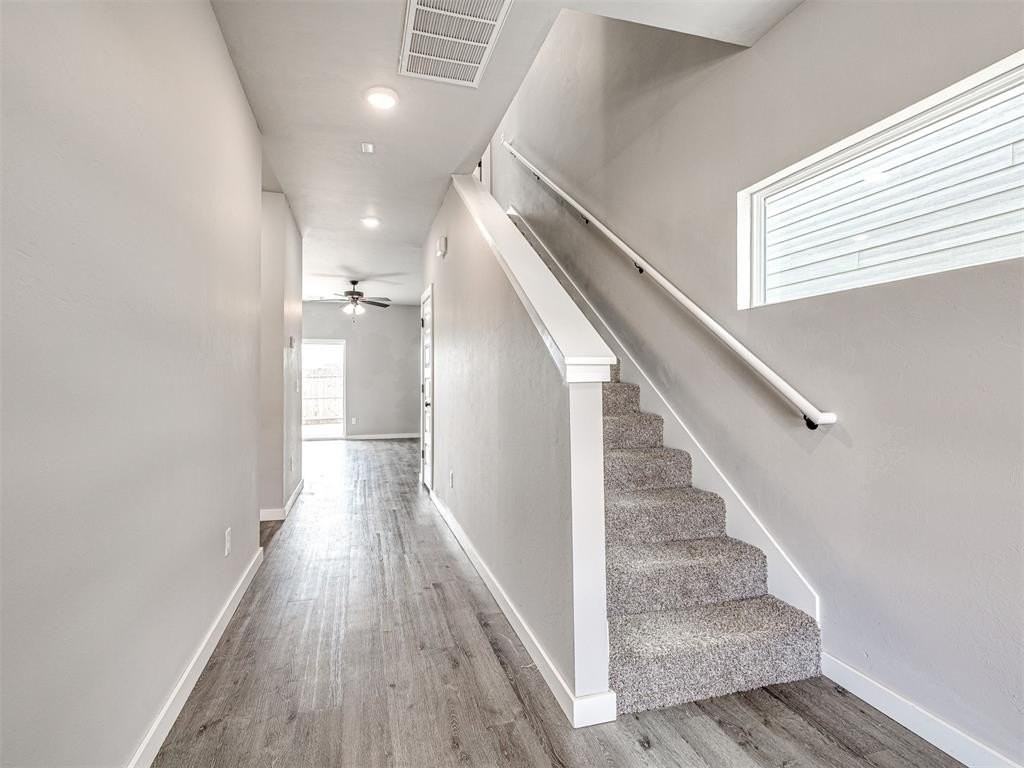 8922 Nw 109th Ter - Photo 4 of 31