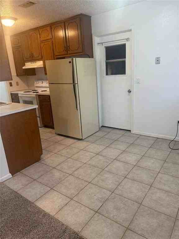 315 Willow Pl - Photo 4 of 18