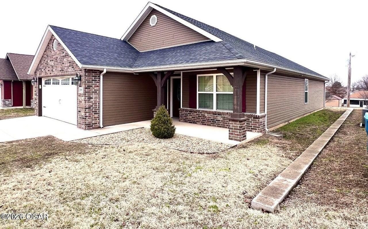 2515 S Willard Ave - Photo 2 of 8