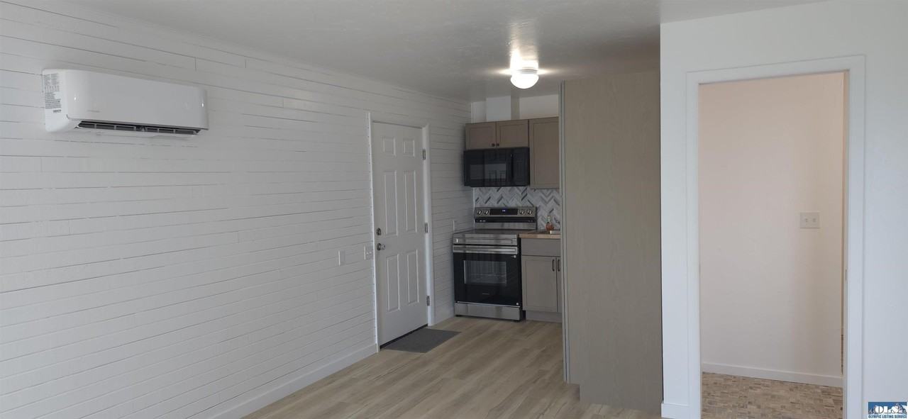 251 Spring View Pl - Photo 3 of 23