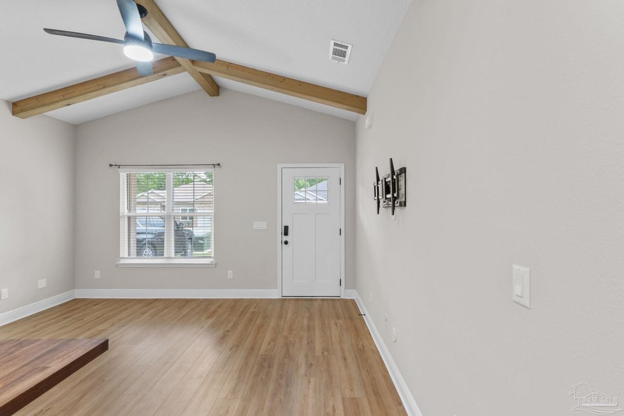 8553 Sonnyboy Ln - Photo 4 of 31