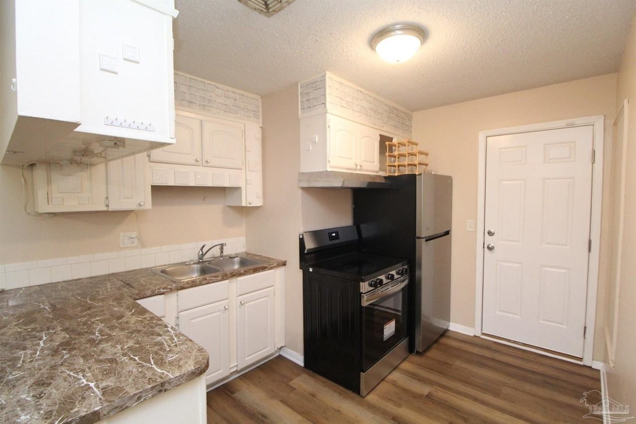 1608 Sunny Ridge Ln - Photo 6 of 10