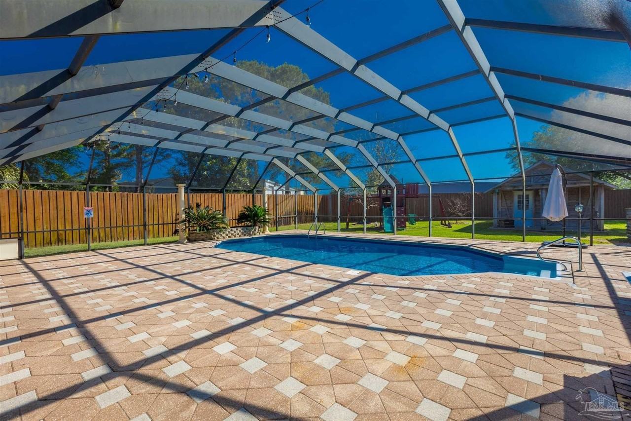 400 Ridge Wood Cir - Photo 6 of 50