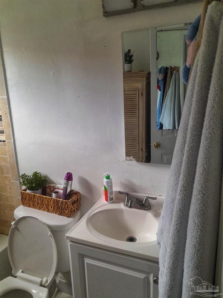 1018 N F St - Photo 5 of 14