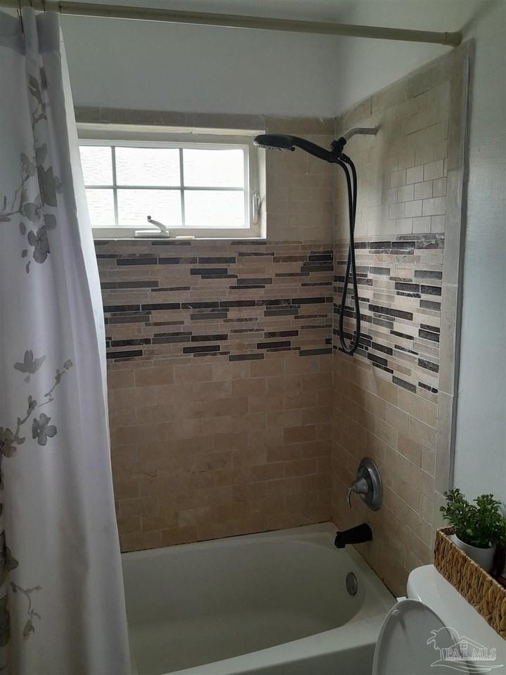 1018 N F St - Photo 6 of 14