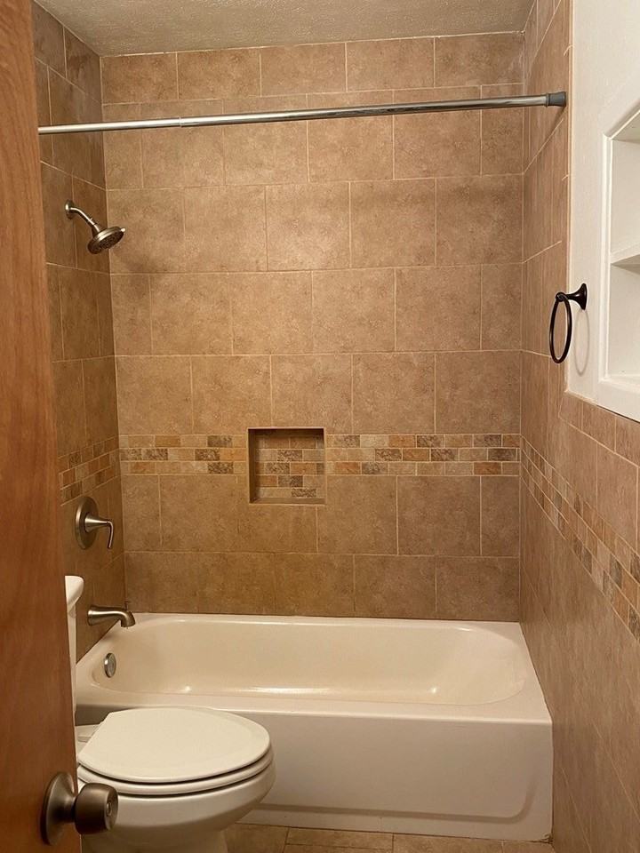 816 W 7th St - Photo 4 of 8