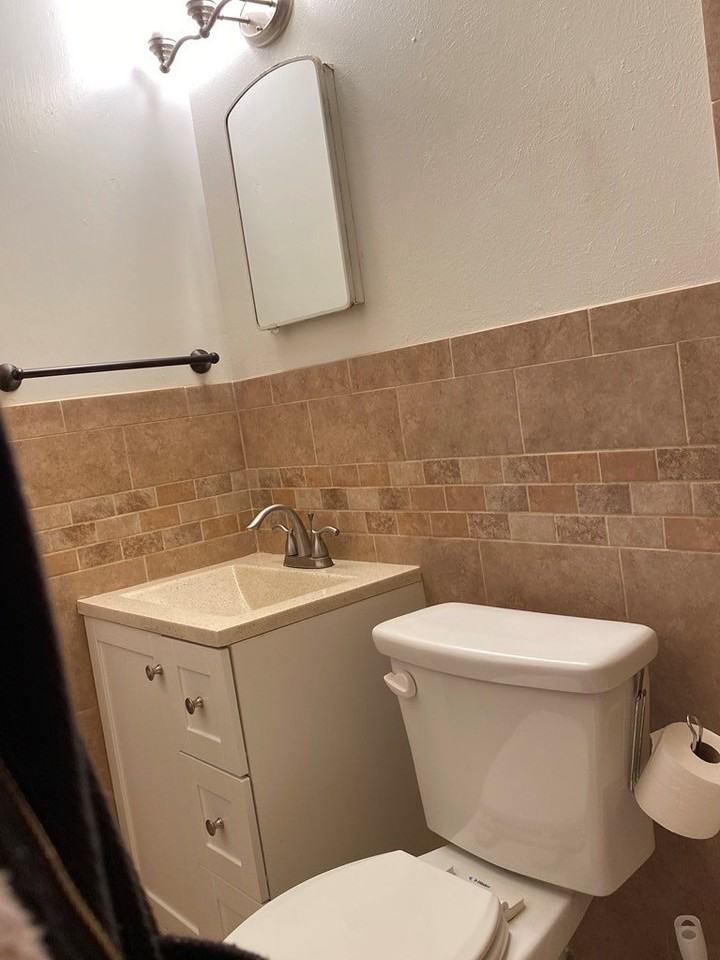 816 W 7th St - Photo 5 of 8