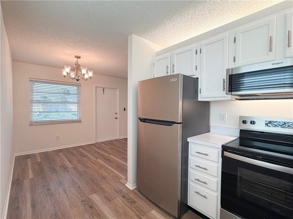 99 Spring Lake Dr #205 - Photo 4 of 15