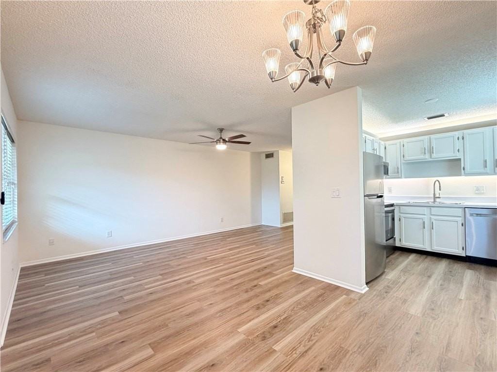 99 Spring Lake Dr #205 - Photo 5 of 15