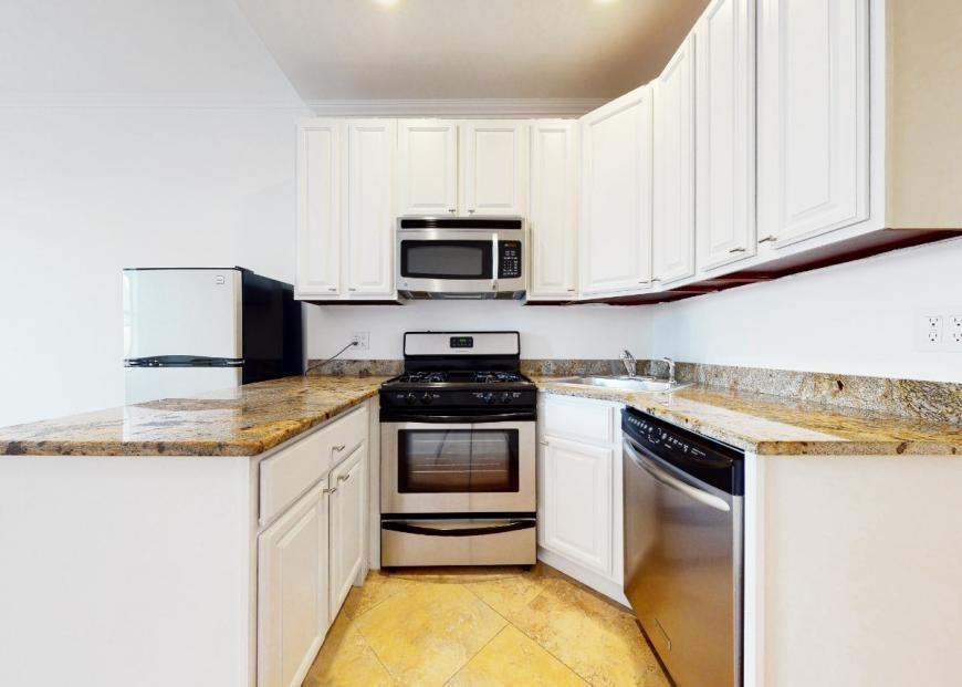 124 W 139th St - Photo 3 of 4