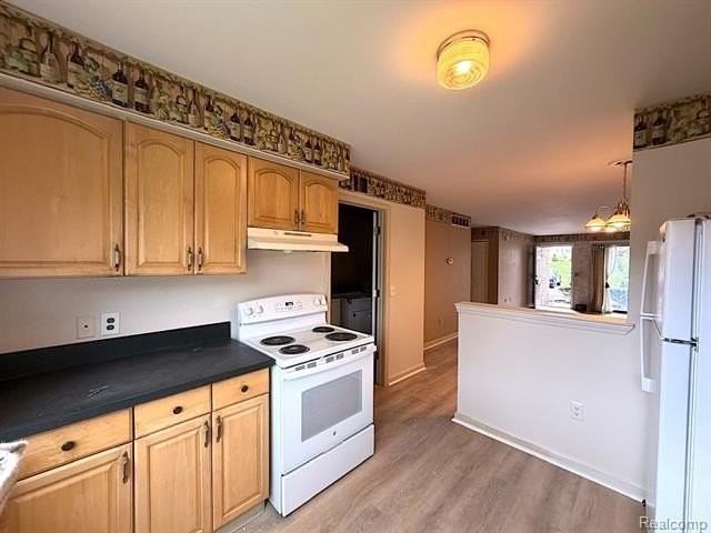 33537 Pondview Cir - Photo 4 of 20