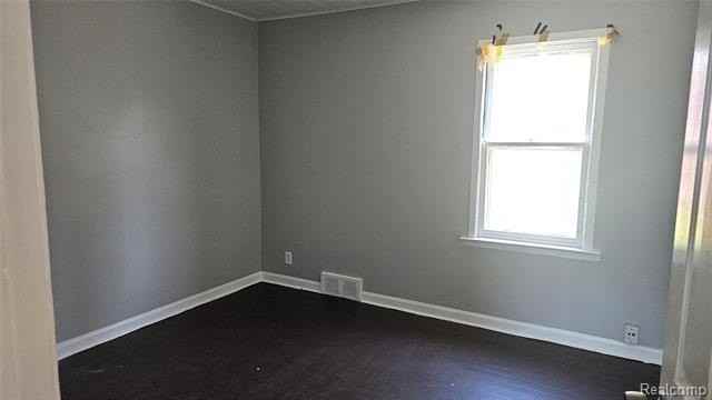 11837 Roxbury St - Photo 6 of 7