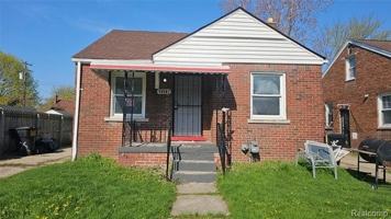 featured image of 19587 Waltham St
