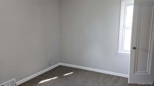 19587 Waltham St - Photo 6 of 9