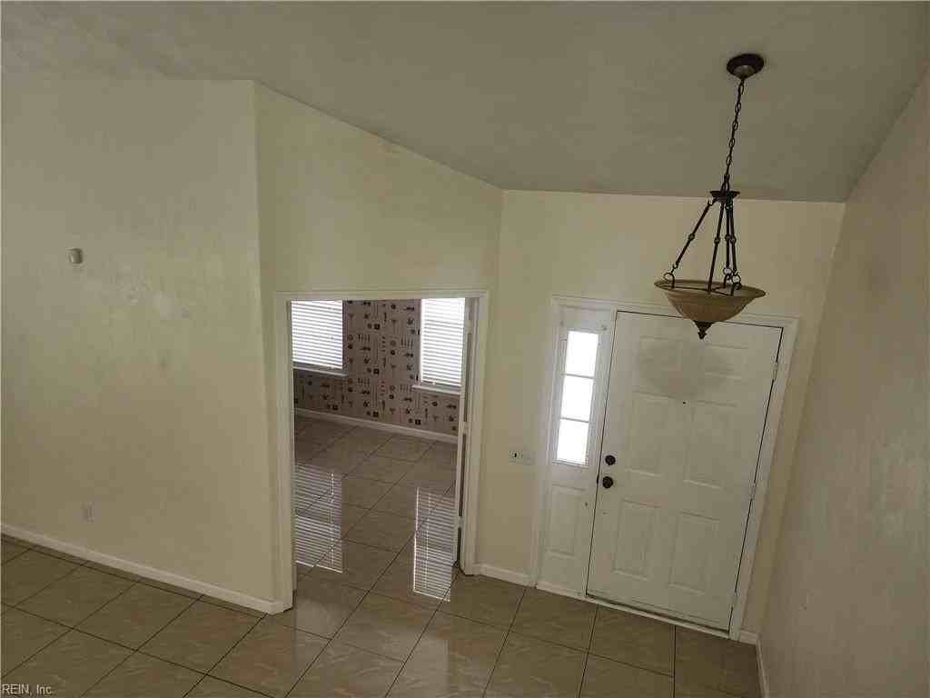 153 Graystone Trce - Photo 2 of 25