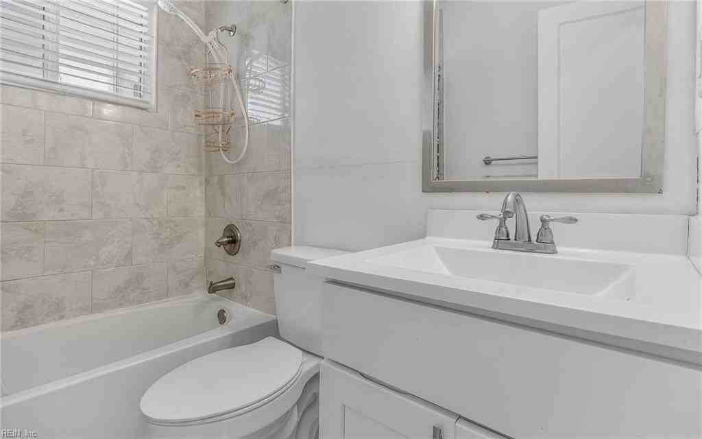 8308 Nathan Ave - Photo 5 of 20