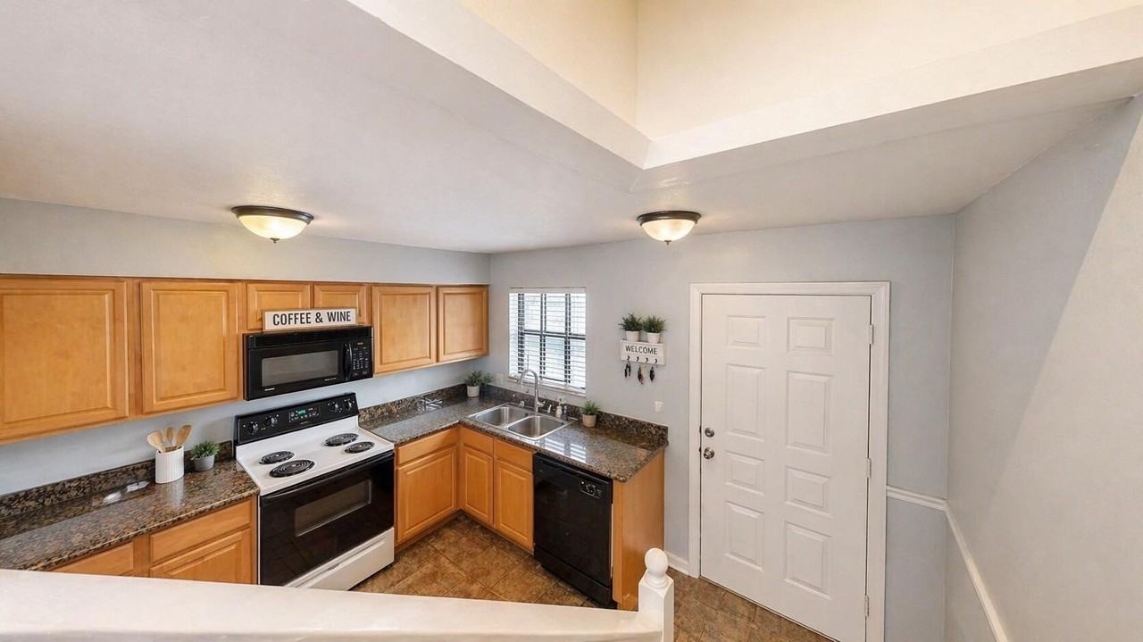 1300 Seaway Dr #D13 - Photo 4 of 22
