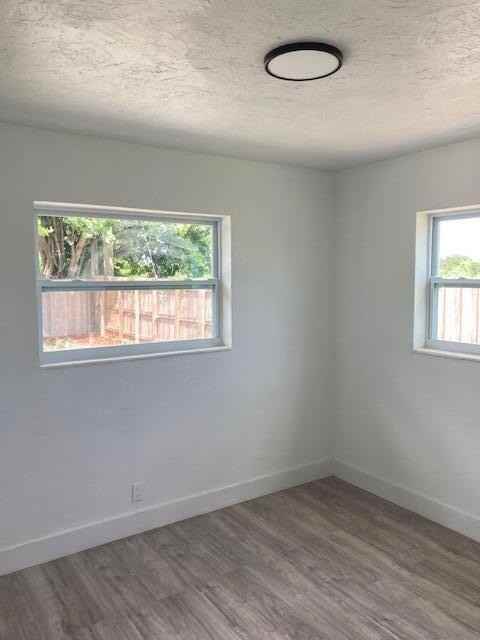 341 Sw 15th St - Photo 4 of 10