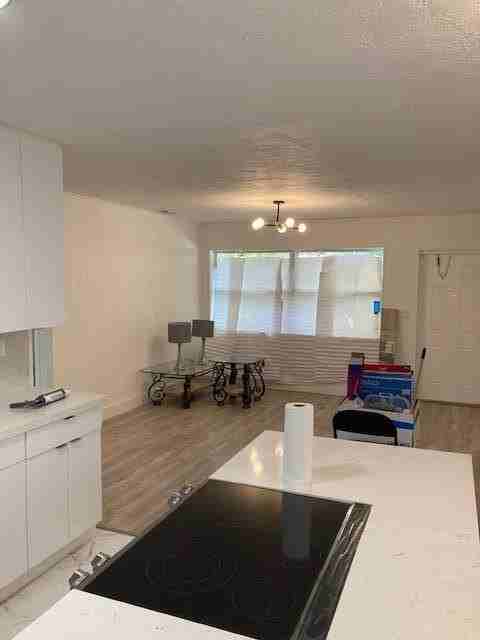 341 Sw 15th St - Photo 6 of 10