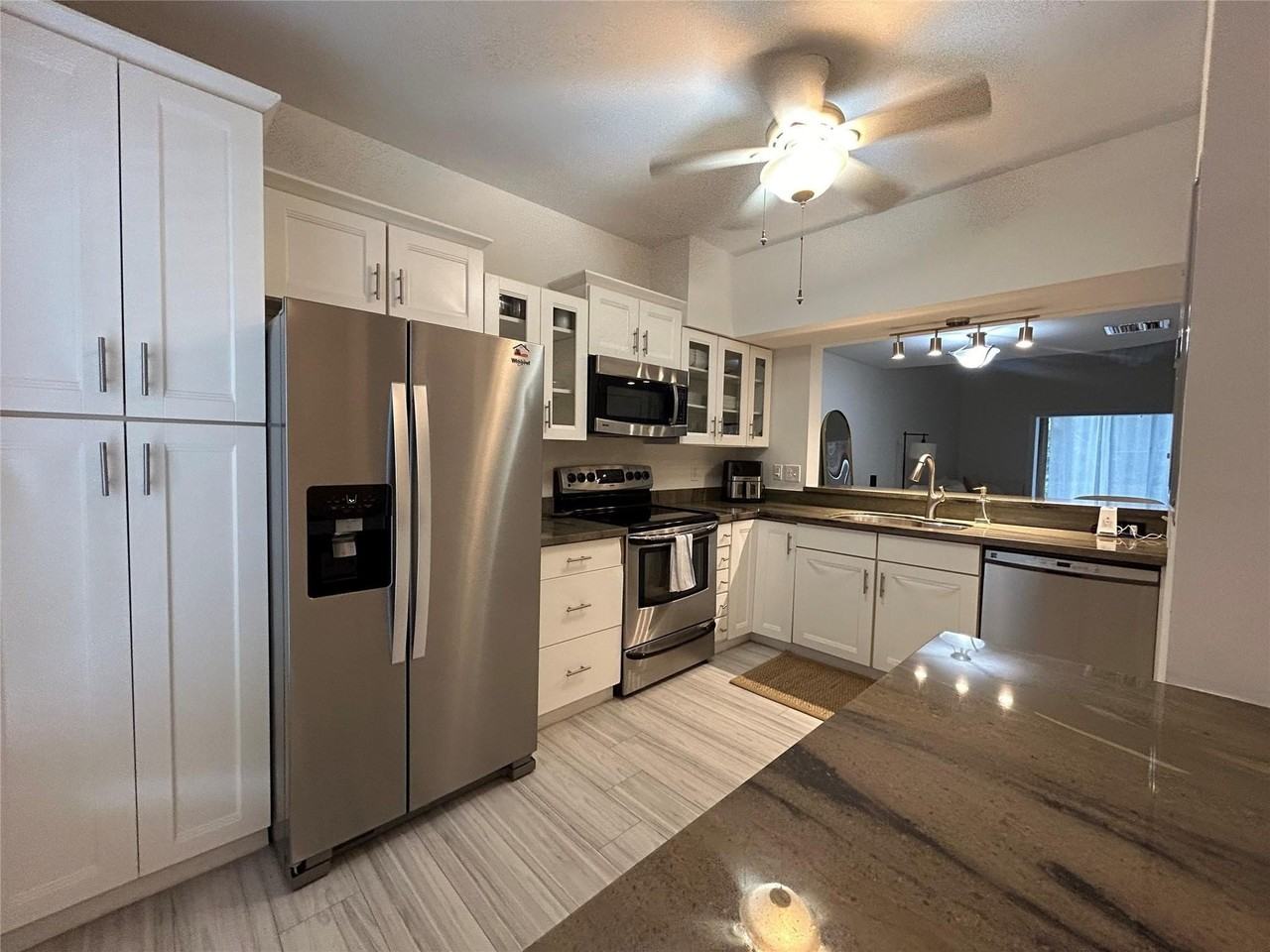 1043 Kokomo Key Ln - Photo 6 of 19