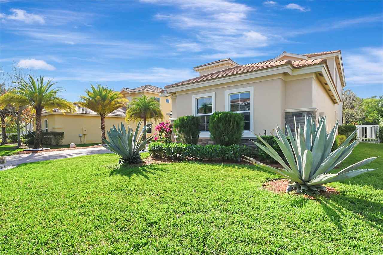 8952 Cypress Grove Ln - Photo 6 of 50